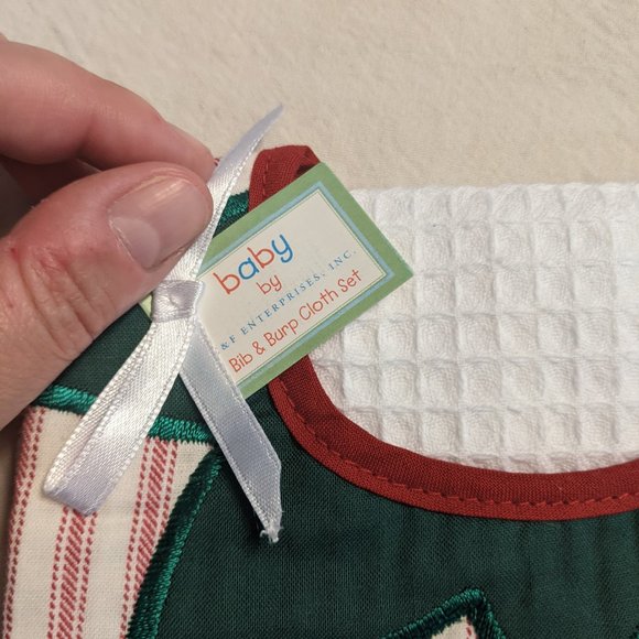 NEW Baby's 1st Christmas Bib & Burp Set - Picture 5 of 6